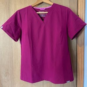 women's Dark Magenta Auburn - Tailored V-Neck Scrub Top - M / Dark Magenta
